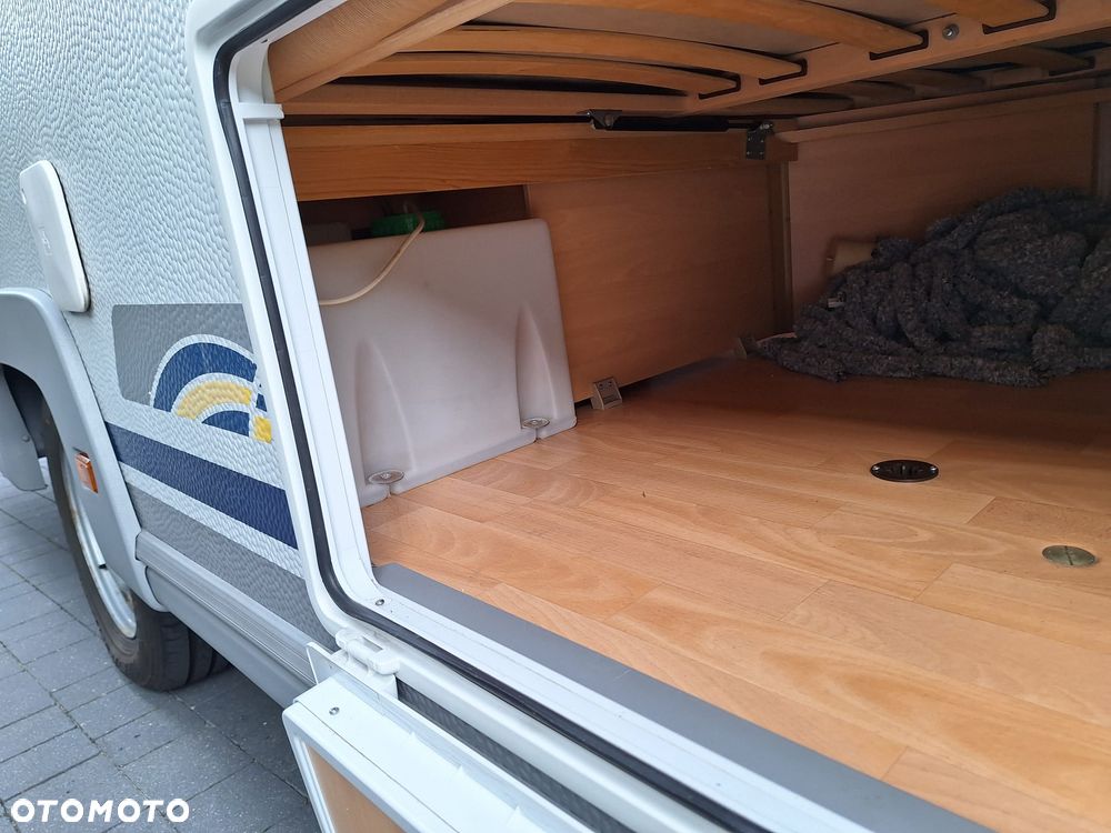 Dethleffs Camper 450D - 33