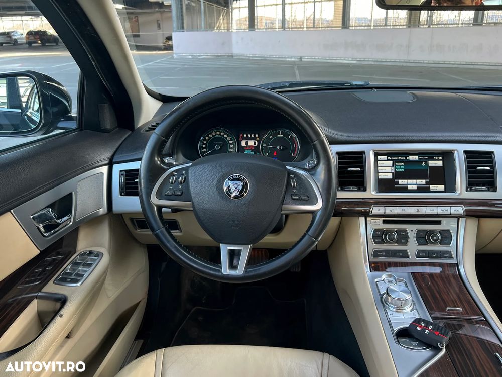 Jaguar XF 2.2D Luxury - 15