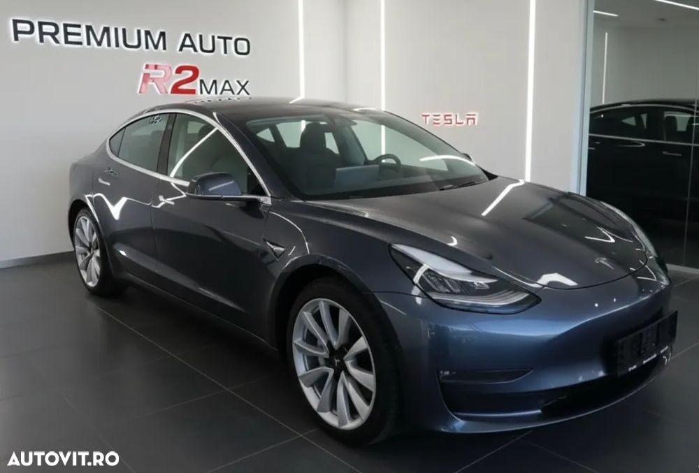 Tesla Model 3 - 2