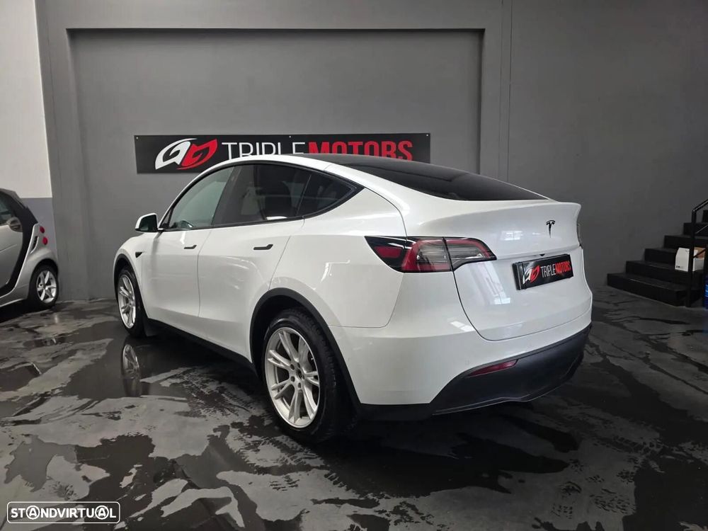 Tesla Model Y Long Range Dual Motor AWD - 6