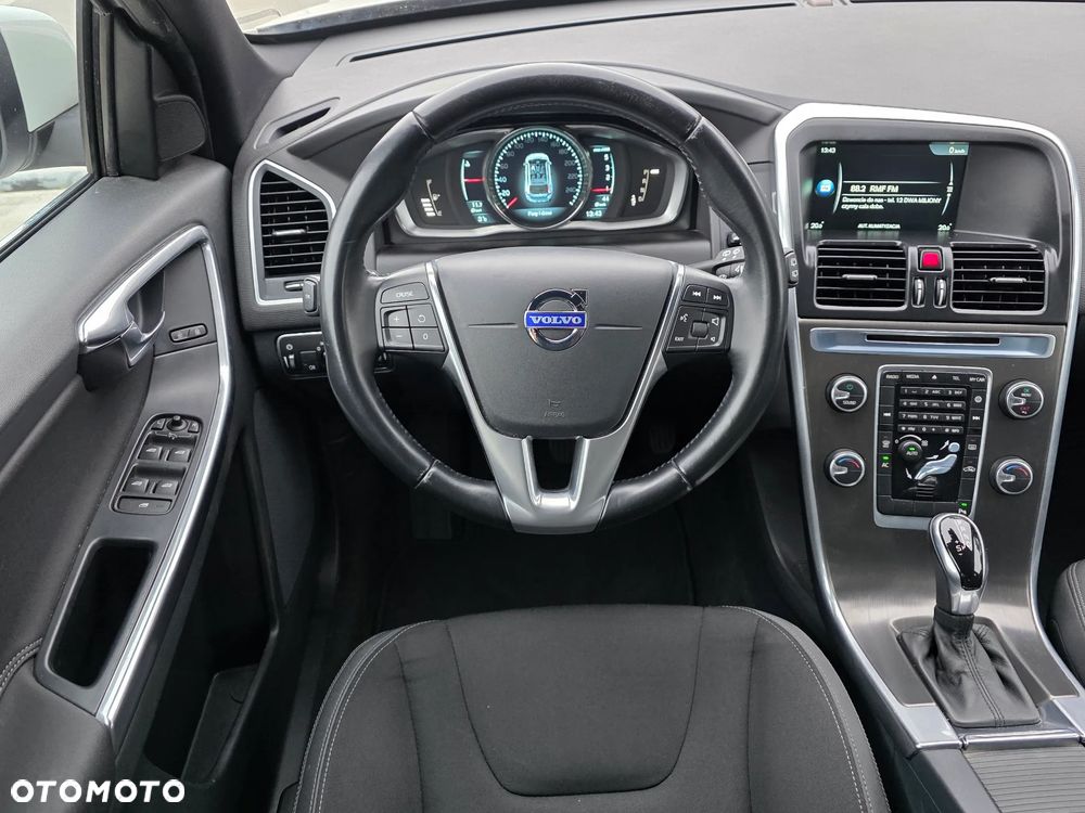 Volvo XC 60 D3 Geartronic Momentum - 24