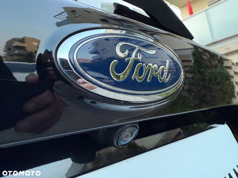 Ford Kuga - 38