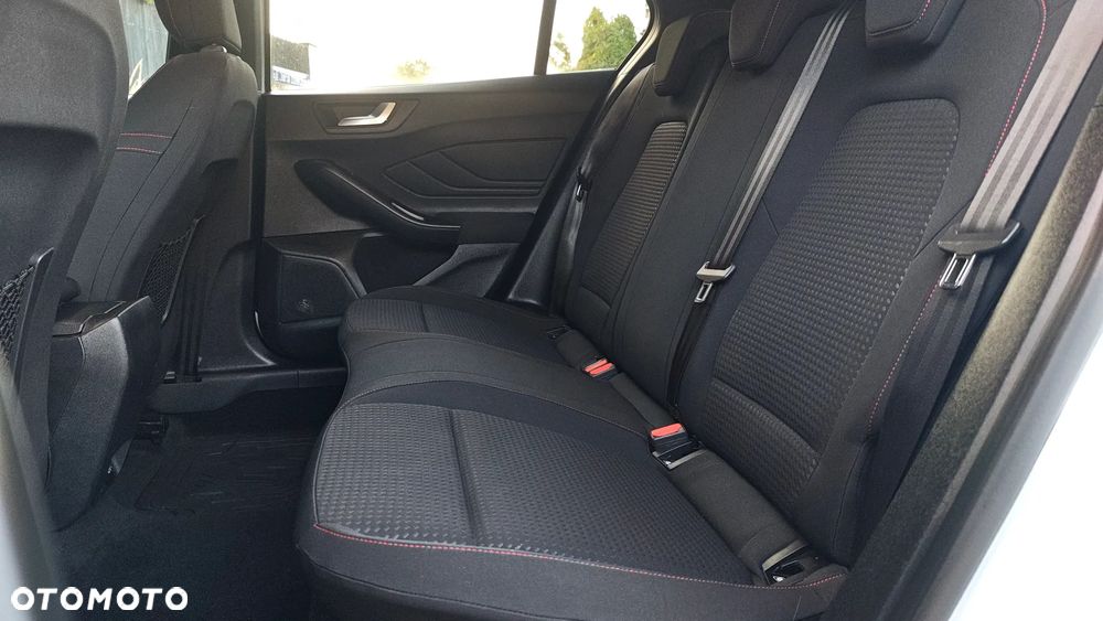 Ford Focus 1.0 EcoBoost STart-Stopp-System ST-LINE X - 30
