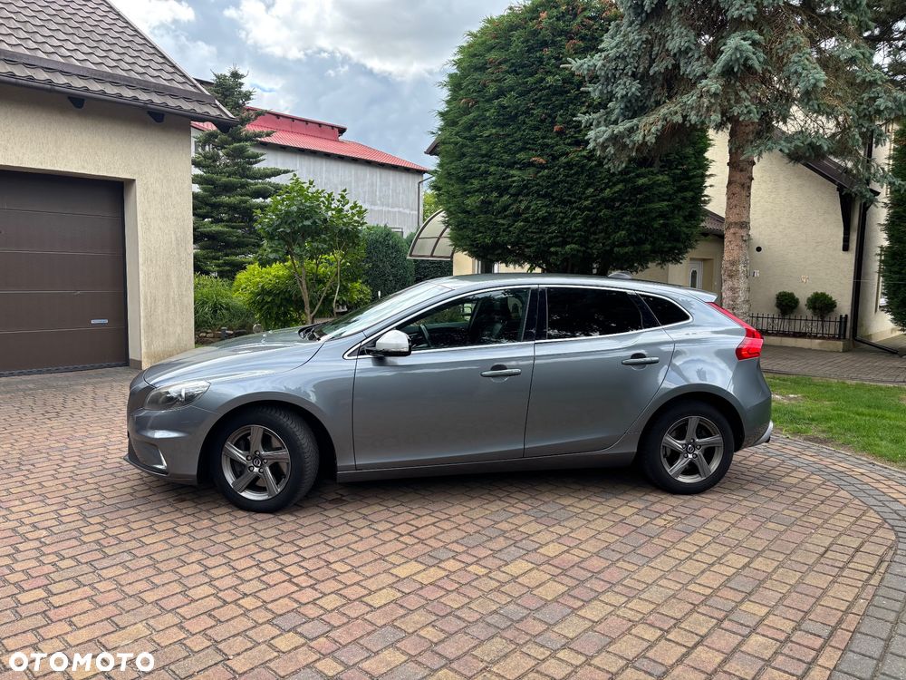 Volvo V40 D4 Drive-E R-Design Momentum - 3