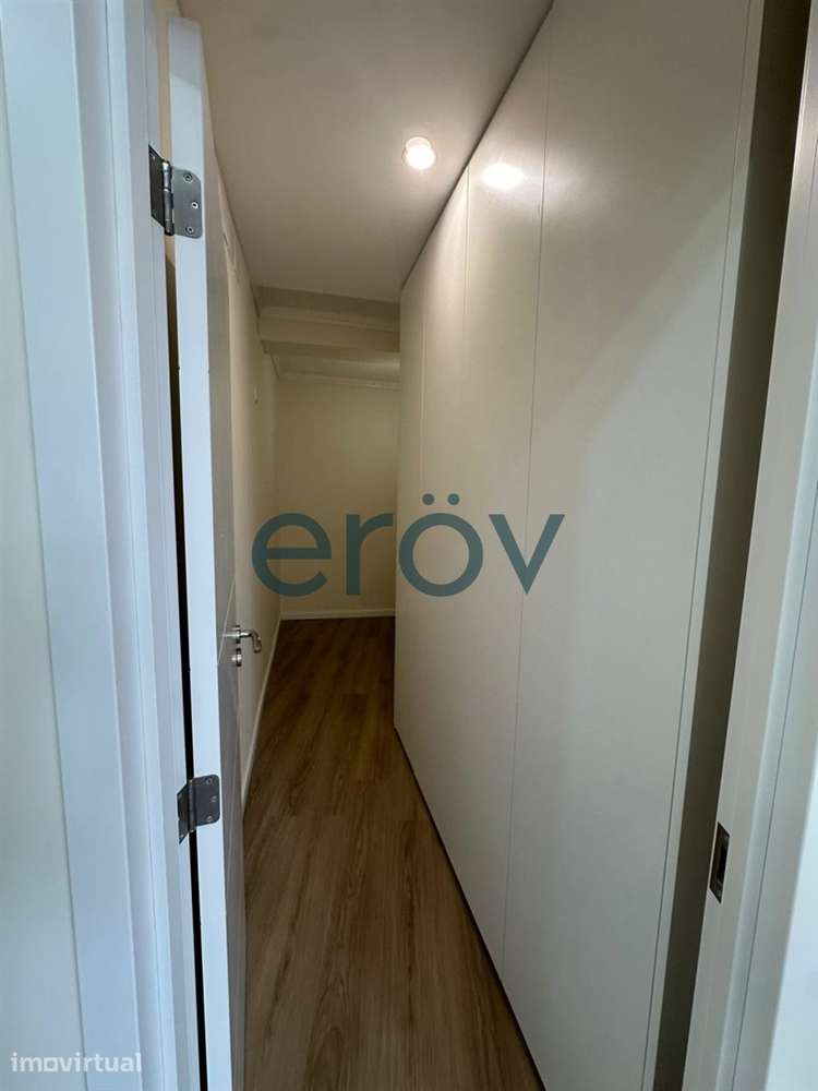 Apartamento T1+1 Totalmente Renovado a Poucos Passos do Mar | Caxinas, - Grande imagem: 5/7