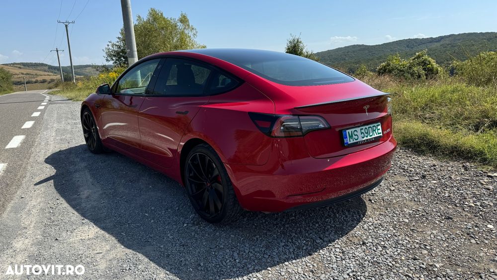 Tesla Model 3 - 3