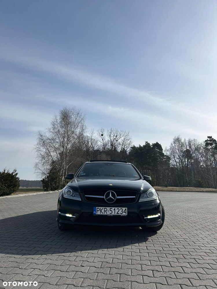 Mercedes-Benz Klasa C 220 CDI 4Matic 7G-TRONIC Avantgarde - 32
