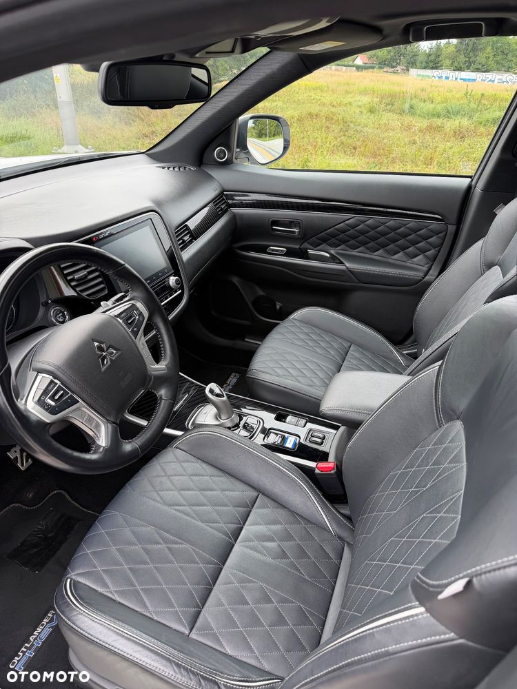 Mitsubishi Outlander - 6