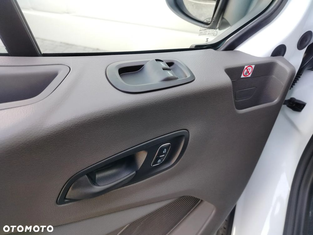Ford Transit - 12