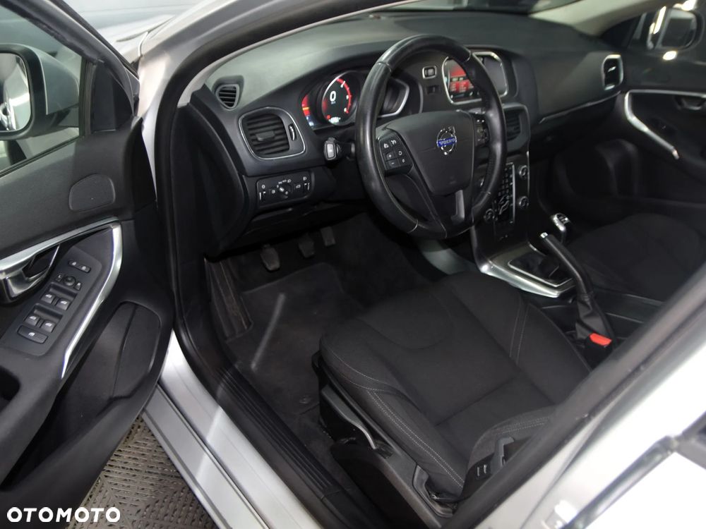 Volvo V40 - 17