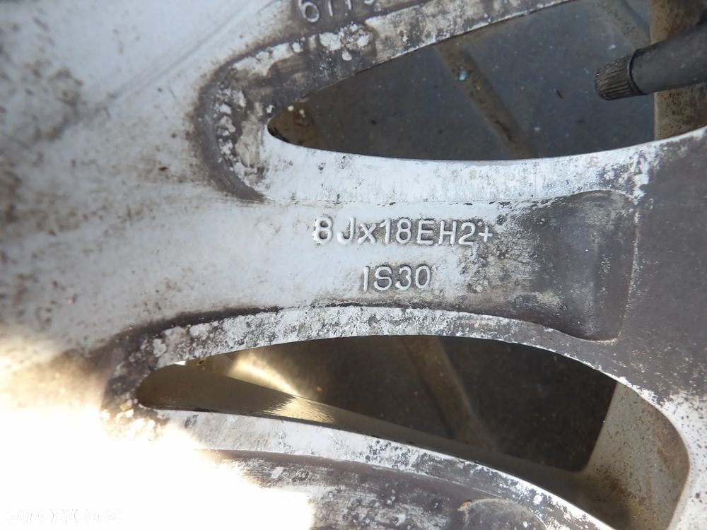 BMW - F01,F02,F04,F07,F12 - 8Jx18EH2  IS30 - KOMPLET FELG ALUMINIOWYCH - JEDEN ROZMIAR - 6775777 - 8