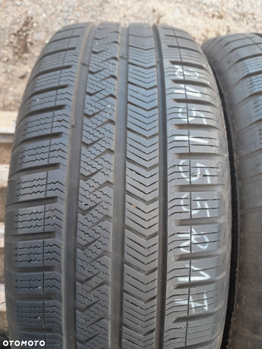 215/55R17 98V , dwie opony wielosezonowe VREDESTEIN. - 2
