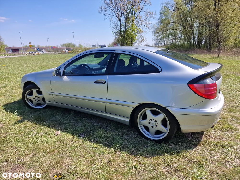 Mercedes-Benz Klasa C 180 Kompressor Sportcoupe - 25