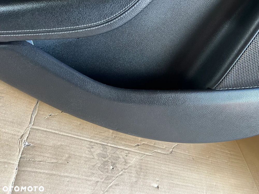 Boczek tapicerka lewy tył tylna lewa skóra Mercedes B-Klasa W246 - 6