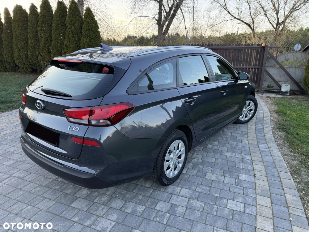 Hyundai i30 1.5 DPI Classic + - 12