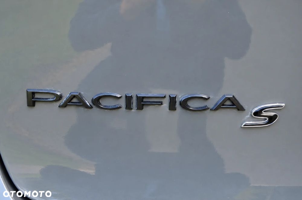 Chrysler Pacifica - 9