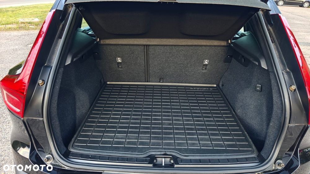 Volvo XC 40 T3 Momentum - 27