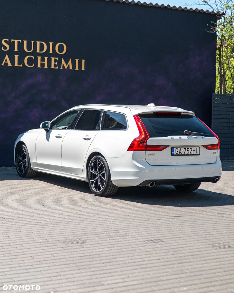Volvo V90 D4 Momentum - 10