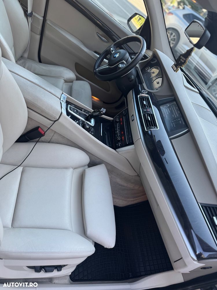 BMW Seria 5 535i xDrive Aut. - 12