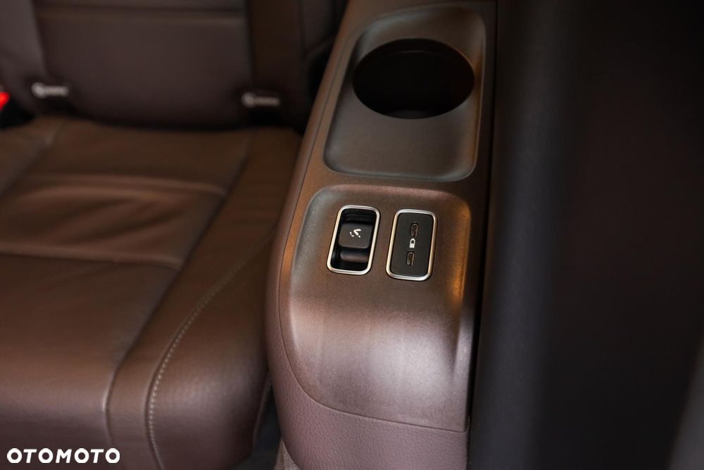 Mercedes-Benz GLS - 36