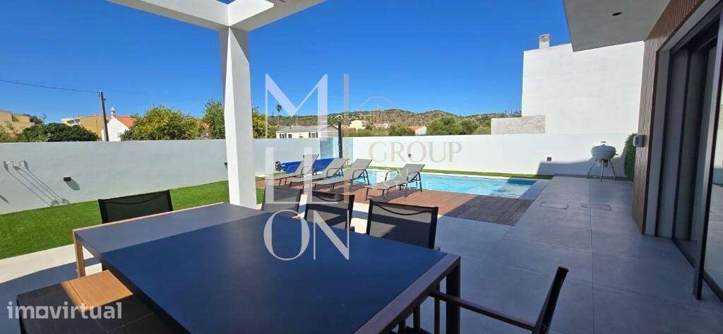 Moradia Contemporânea de Luxo com Piscina - Grande imagem: 4/60