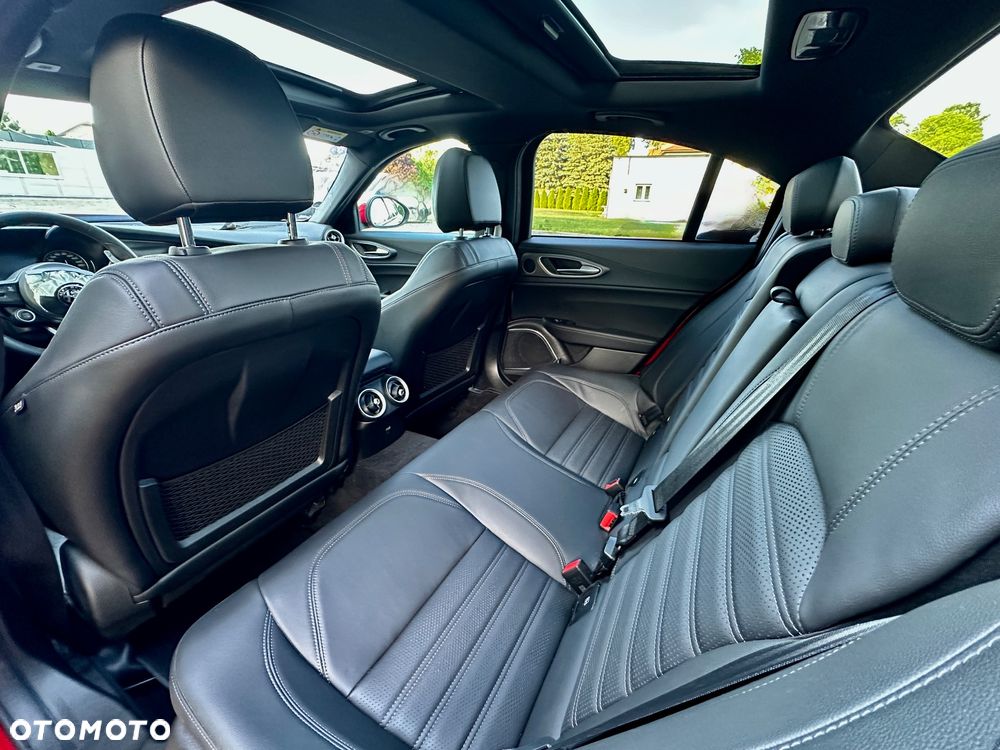 Alfa Romeo Giulia 2.0 Turbo - 17