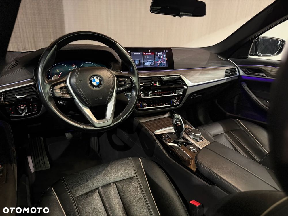 BMW Seria 5 520d Luxury Line - 11