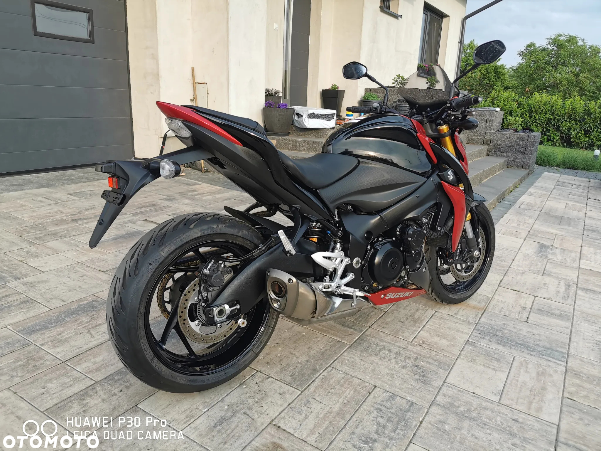Suzuki GSX - 6