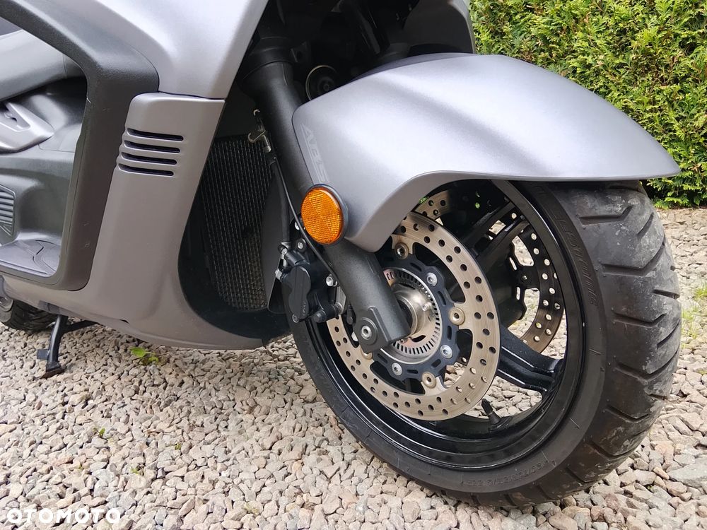 Suzuki Burgman - 10