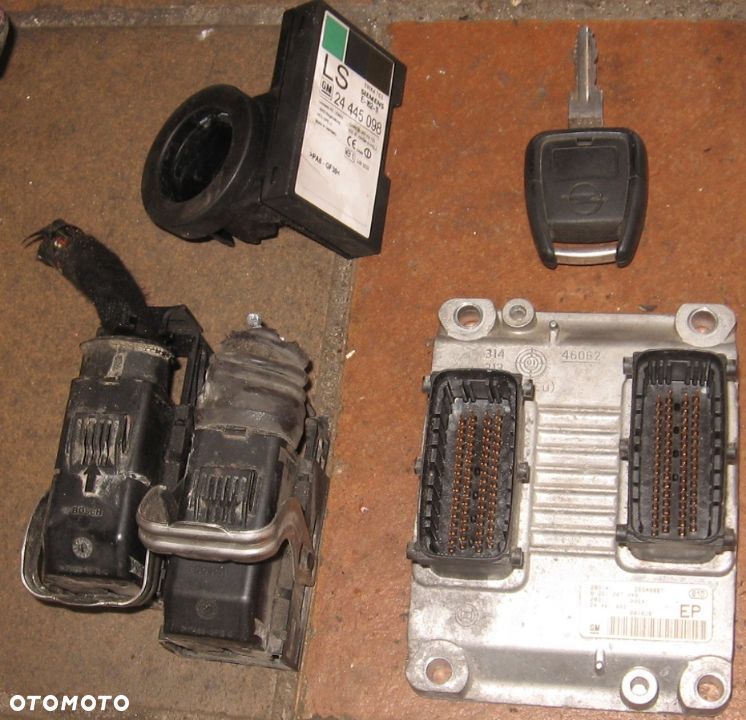 sterownik silnika zestaw startowy 2.0T ZAFIRA A 24461886 EP OPEL