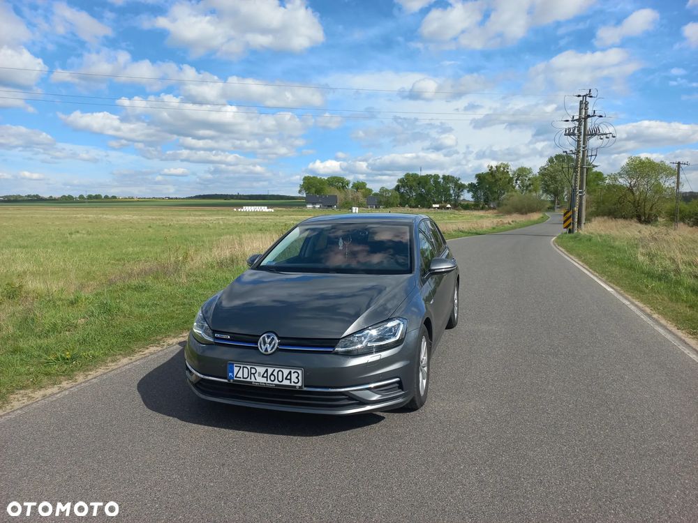 Volkswagen Golf - 6