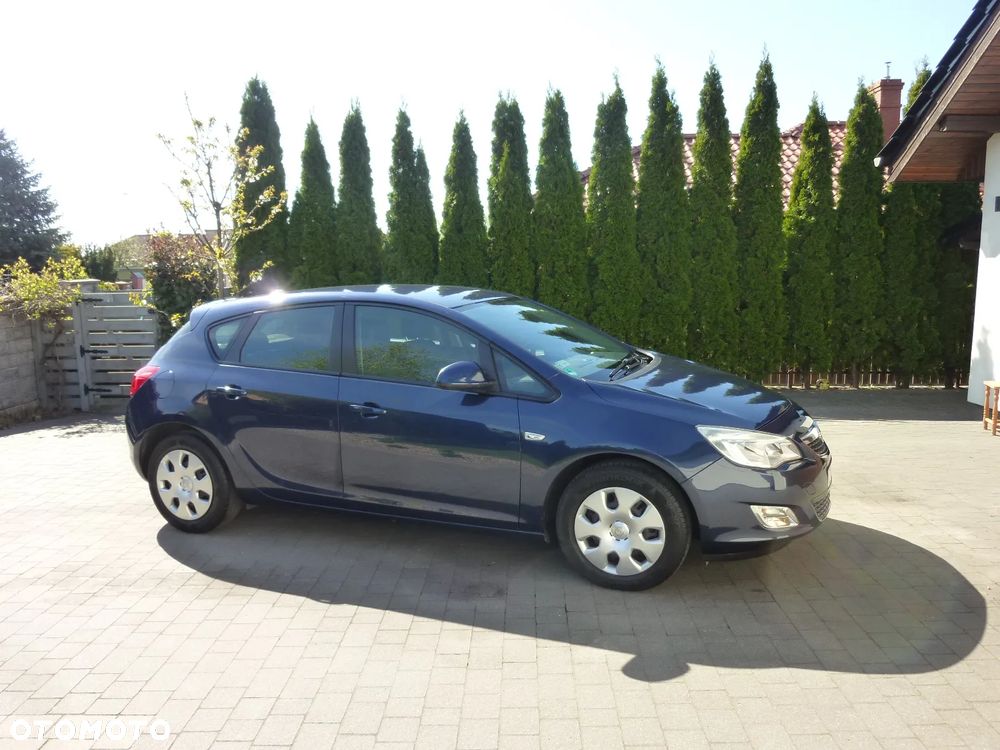 Opel Astra - 1