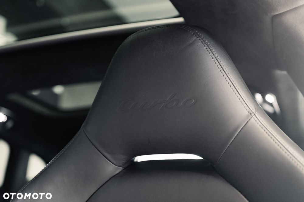 Porsche Panamera Turbo - 33