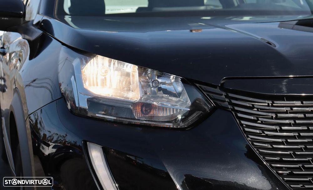 Peugeot 2008 1.2 PureTech Active EAT8 — fotografia 7