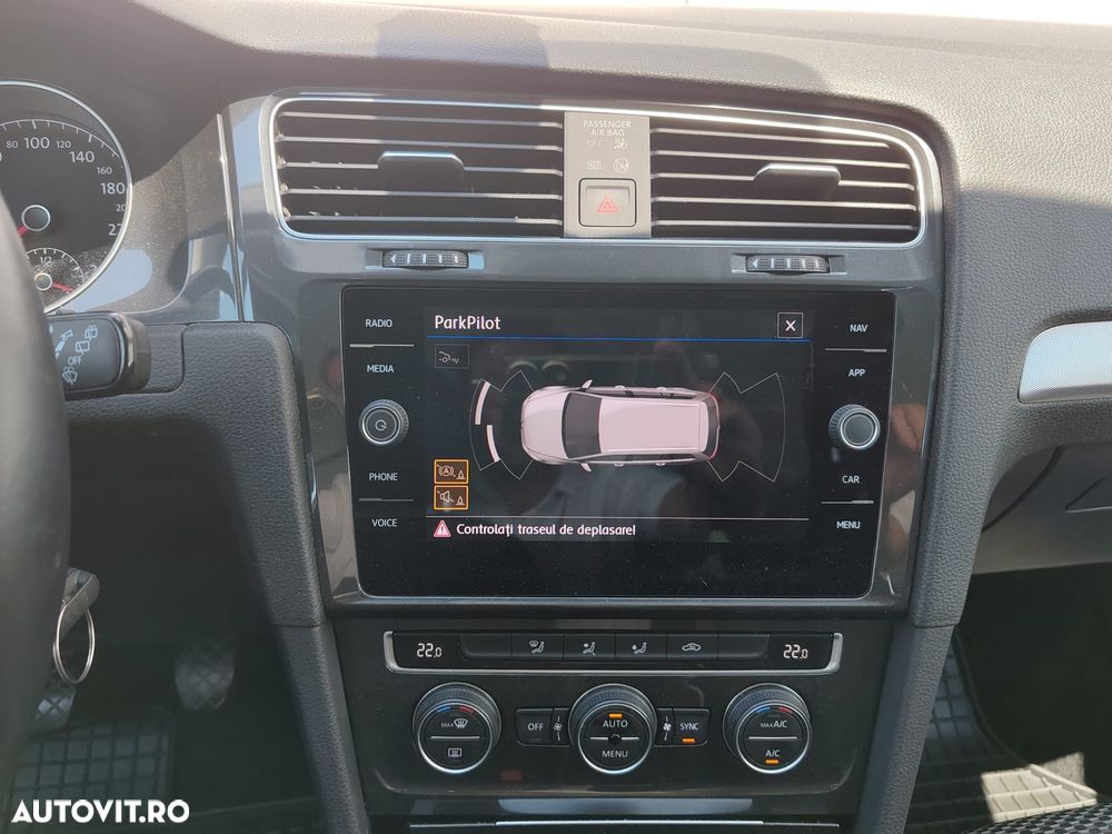 Volkswagen Golf - 12