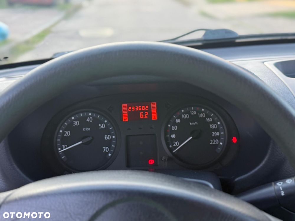 Renault Clio 1.2 16V Emotion - 29