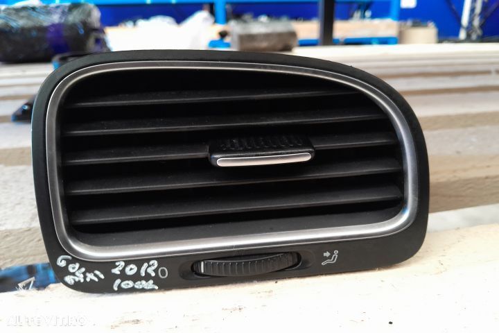 Grila ventilatie bord dreapta 5K0819710D Volkswagen VW Golf 6 [2008 - - 1