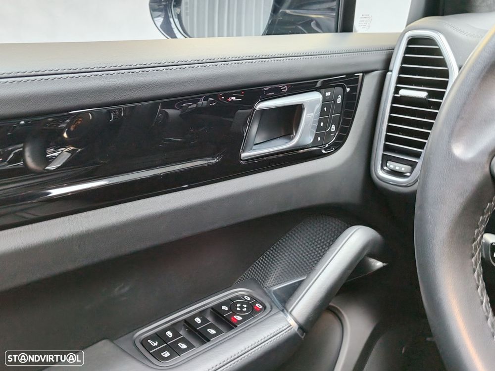 Porsche Cayenne Turbo S E-Hybrid - 19