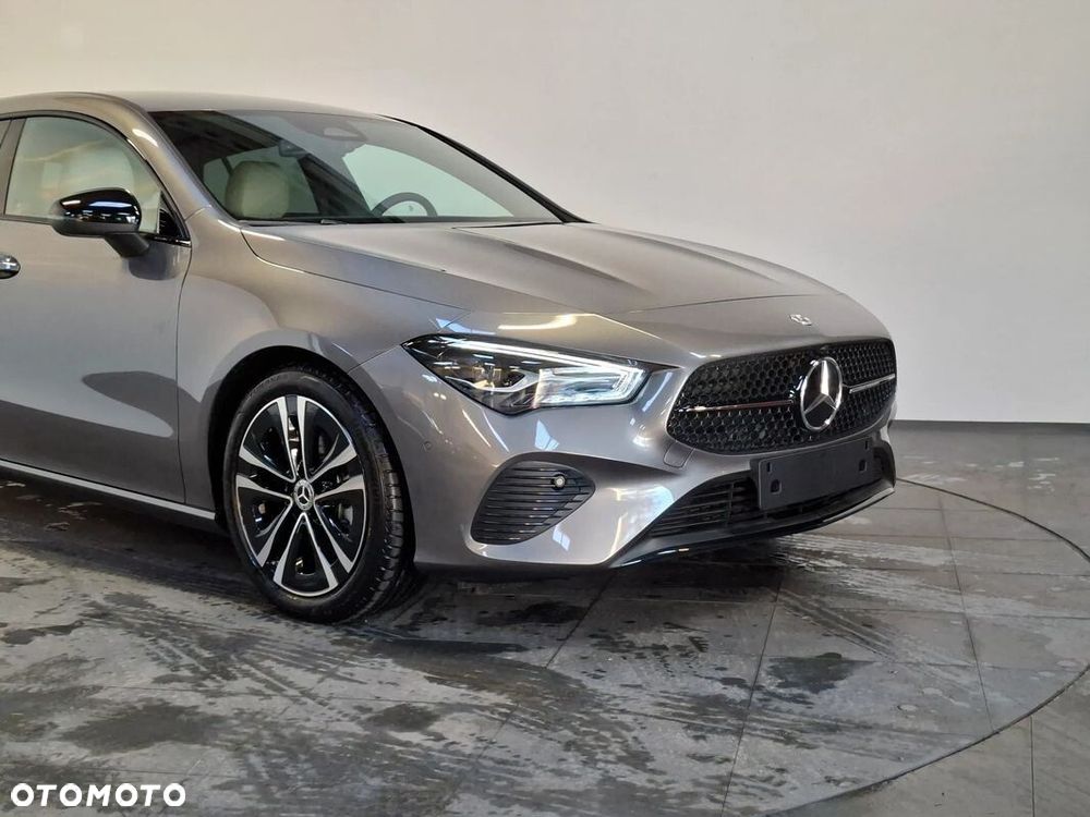 Mercedes-Benz CLA 200 Progressive 7G-DCT - 17
