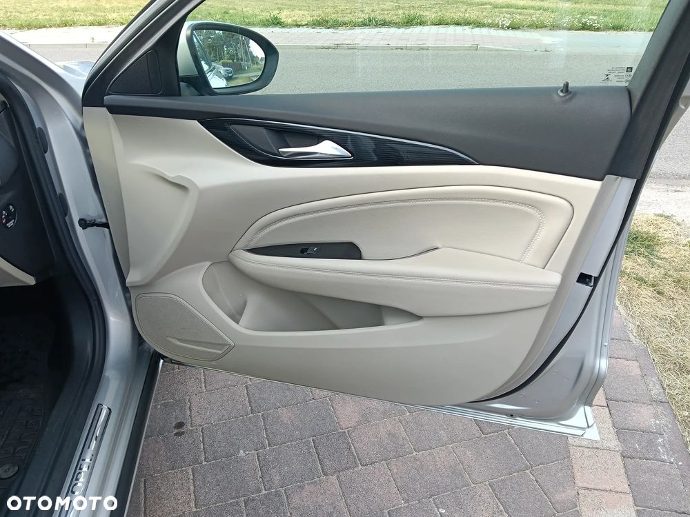 Opel Insignia 1.5 T GPF Elite S&S - 10