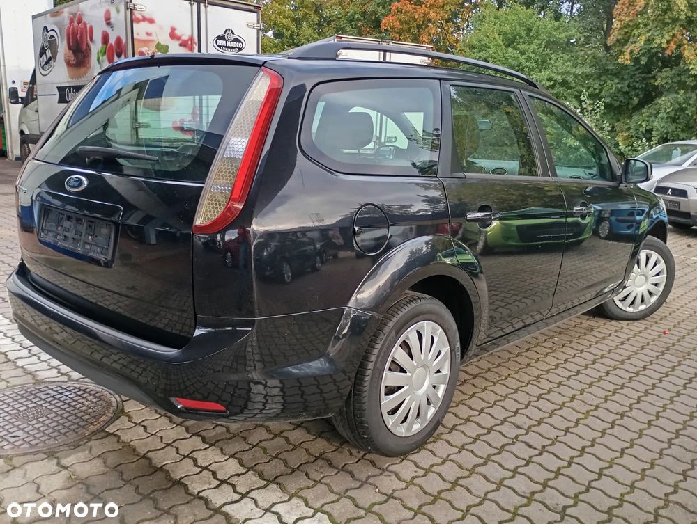 Ford Focus Turnier 1.6 16V Ambiente - 10