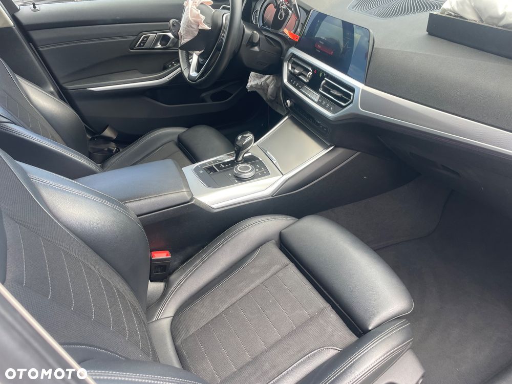 BMW Seria 3 318d Sport Line - 10