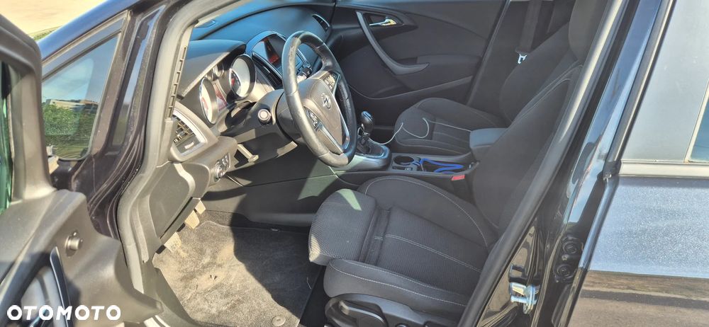 Opel Astra 1.4 Turbo Exklusiv - 9