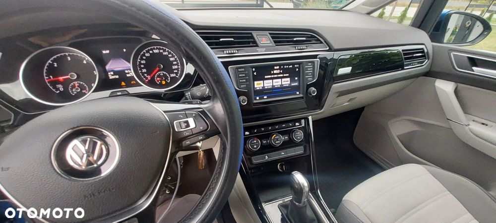 Volkswagen Touran 2.0 TDI BMT Comfortline DSG - 11