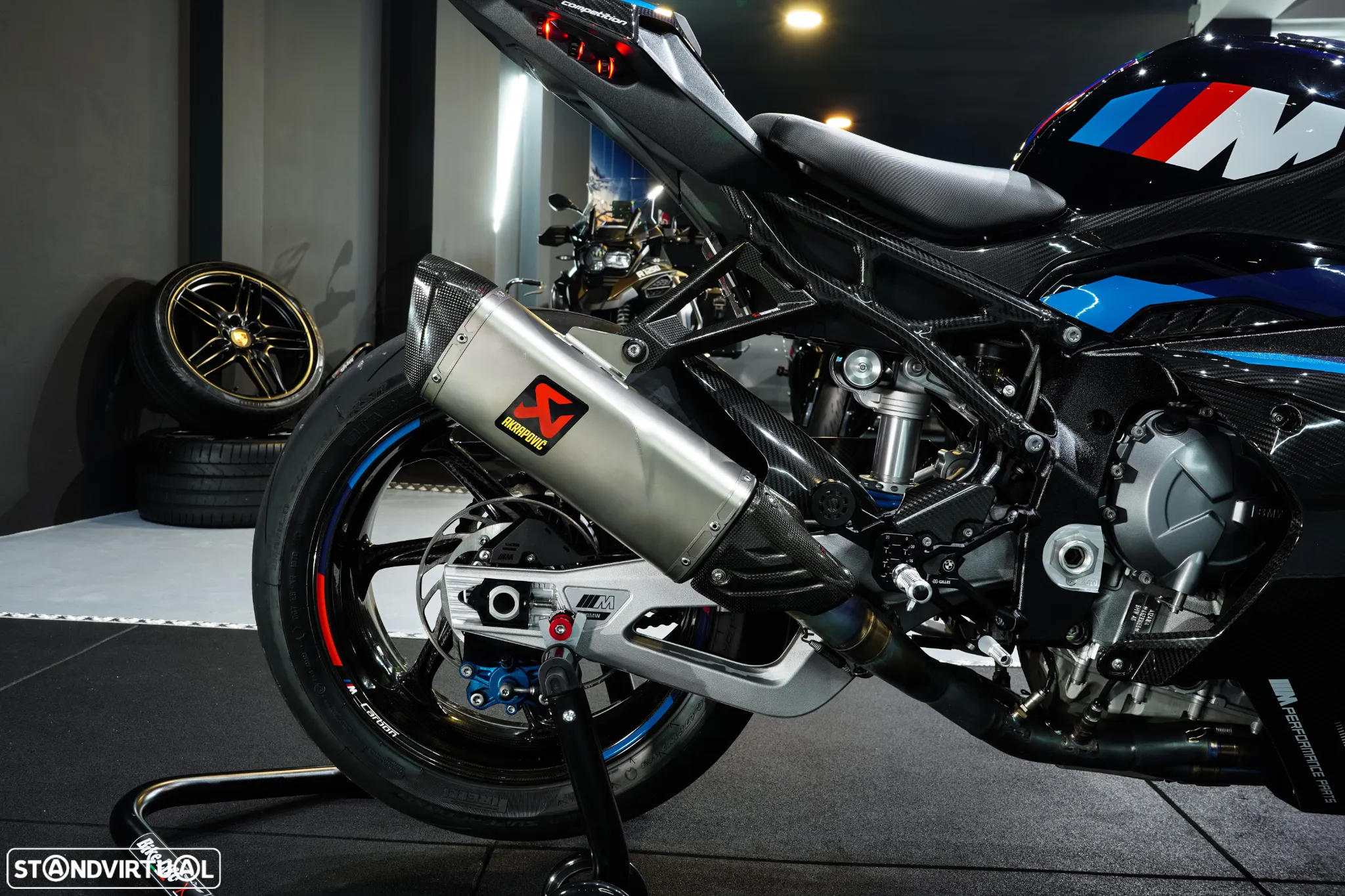 BMW M 1000 RR - 11