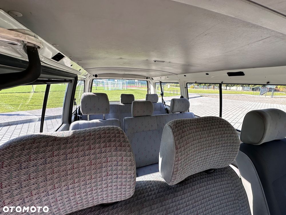 Volkswagen Transporter - 12