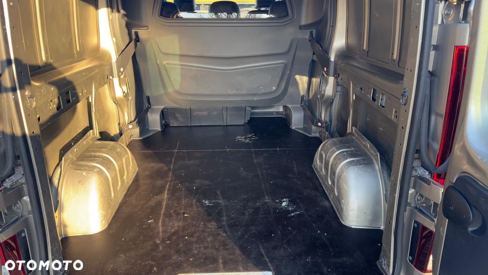 Opel Vivaro - 9