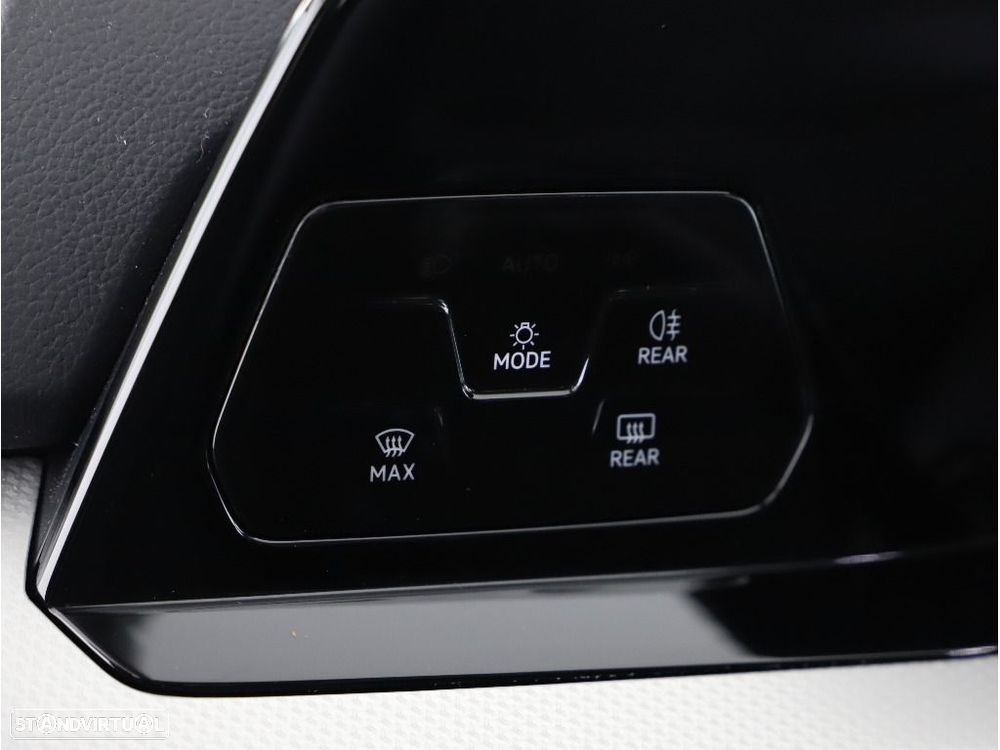 VW Golf 1.0 eTSI Life DSG - 29