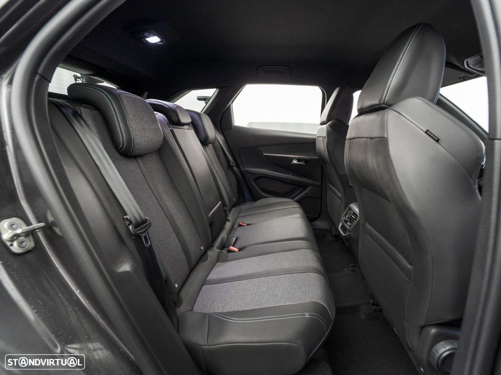 Peugeot 3008 1.2 PureTech Allure Pack EAT8 - 38