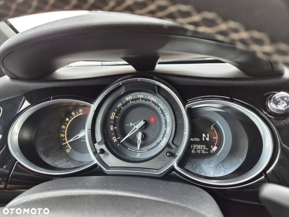 Citroën DS3 PureTech 82 Stop & Start ETG SoChic - 11